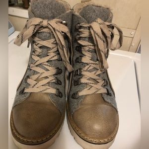 Women’s size 8 boots
